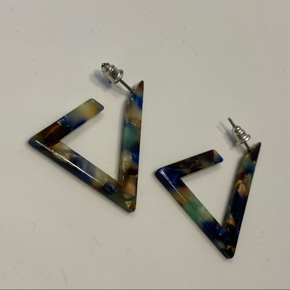 Resin Angle Earrings - Picture 7 of 9
